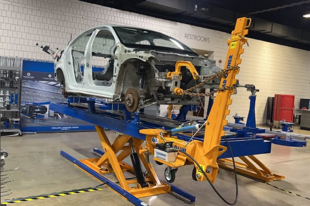 car-o-liner-frame-straightening-equipment-1024x682